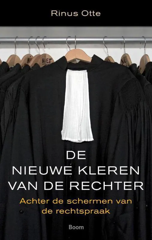 Nieuwe kleren van de rechter Betaalbaar