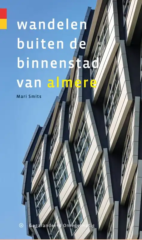 Wandelen buiten de binnenstad van Almere / Druk 1 Favoriet