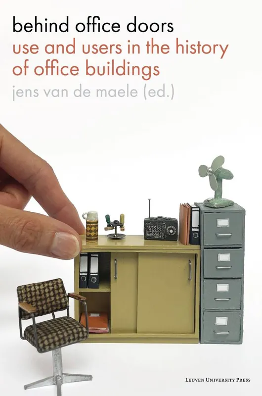 Gereduceerde Prijs Behind Office Doors / 1st Edition